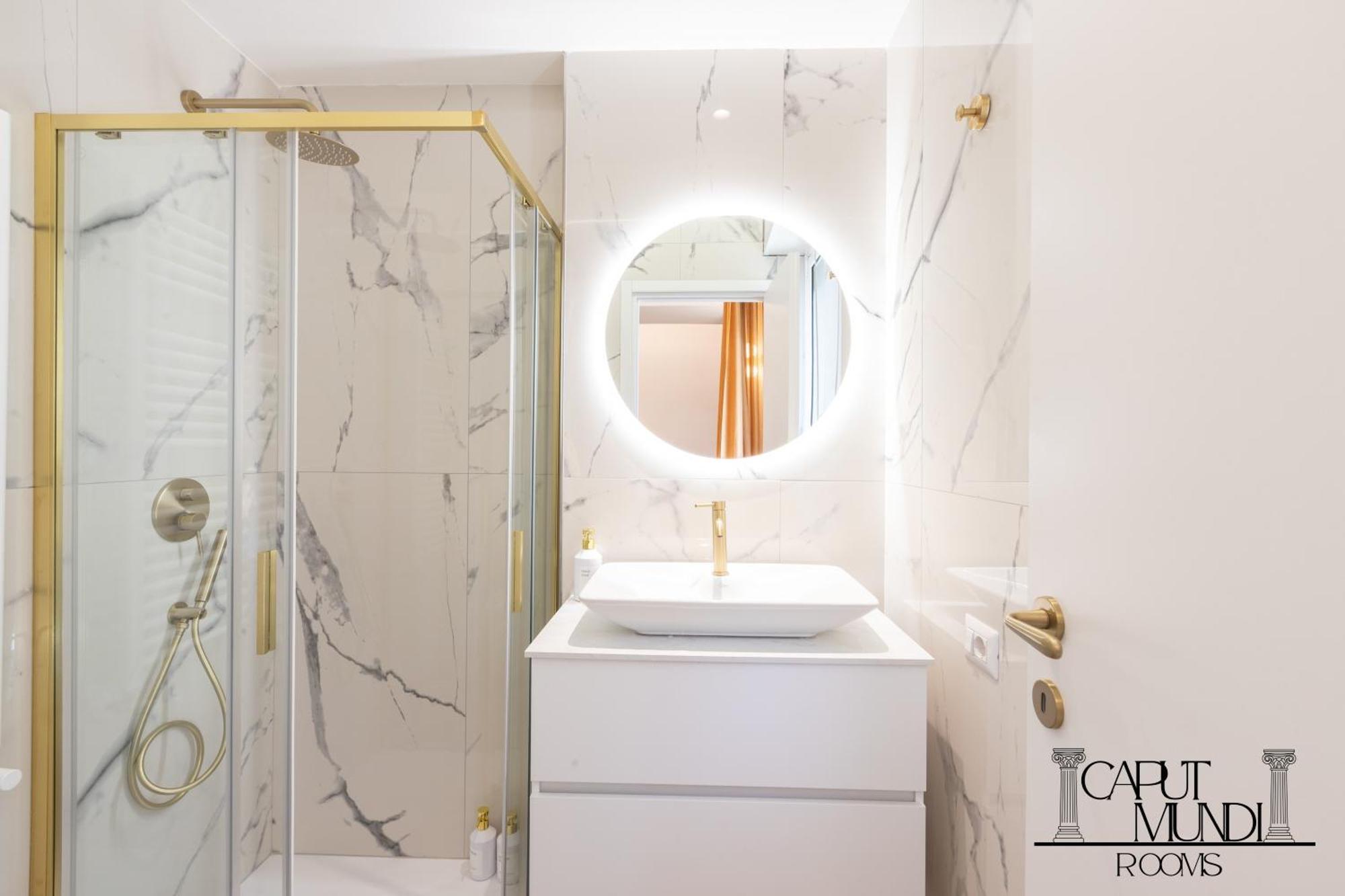 Caput Mundi Rooms - 100Mt To Metro A, Terrace, A-C, 15 Min To Center — Photos 3